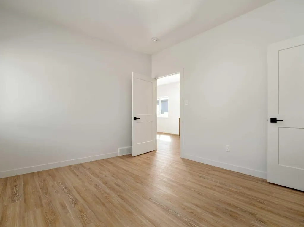 7042 48 Street Taber AB T1G 0G7