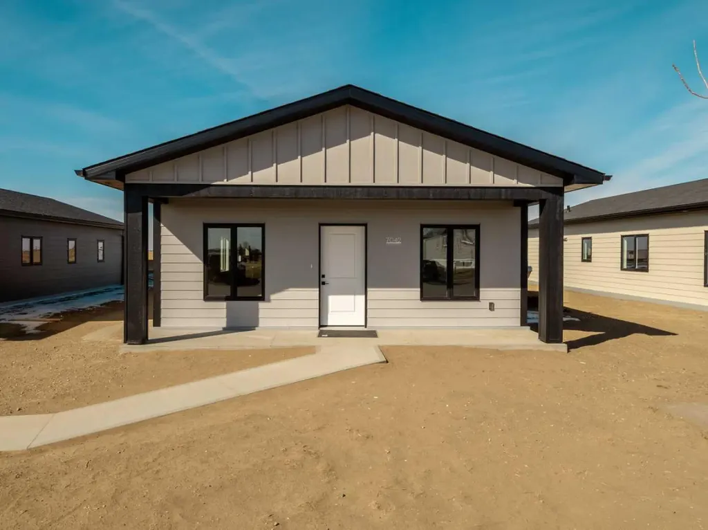 7042 48 Street Taber AB T1G 0G7