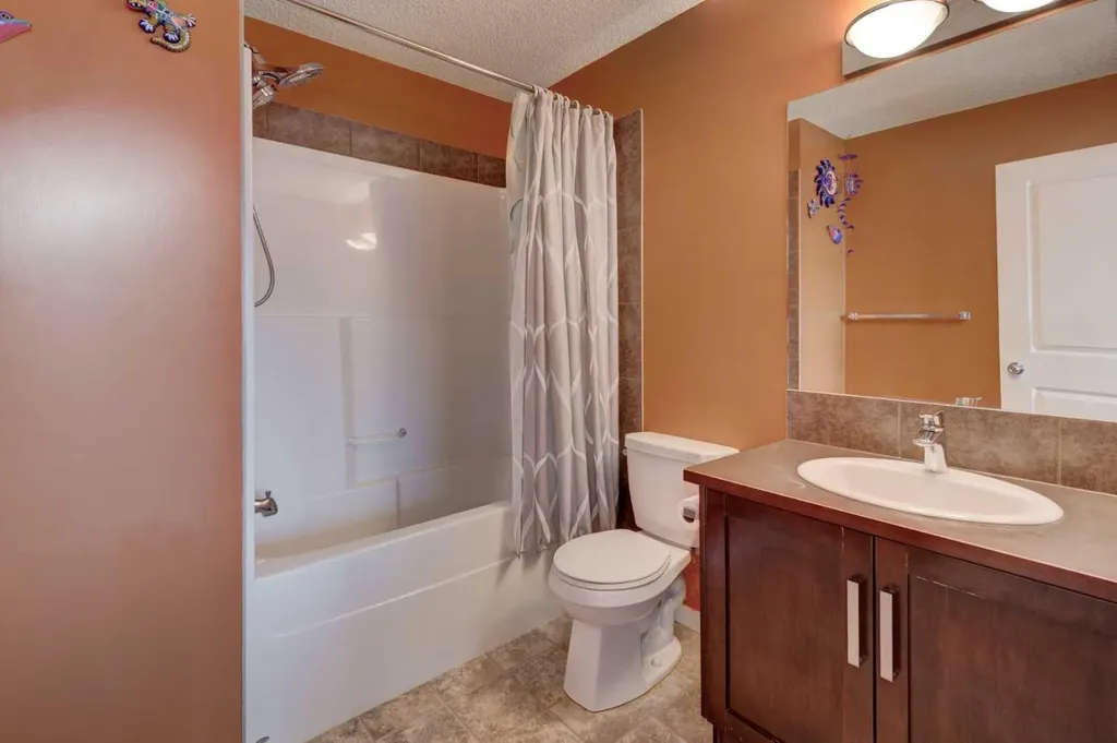 173 New Brighton Point SE Calgary AB T2Z 1B6