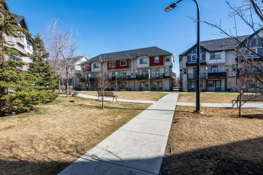 173 New Brighton Point SE Calgary AB T2Z 1B6