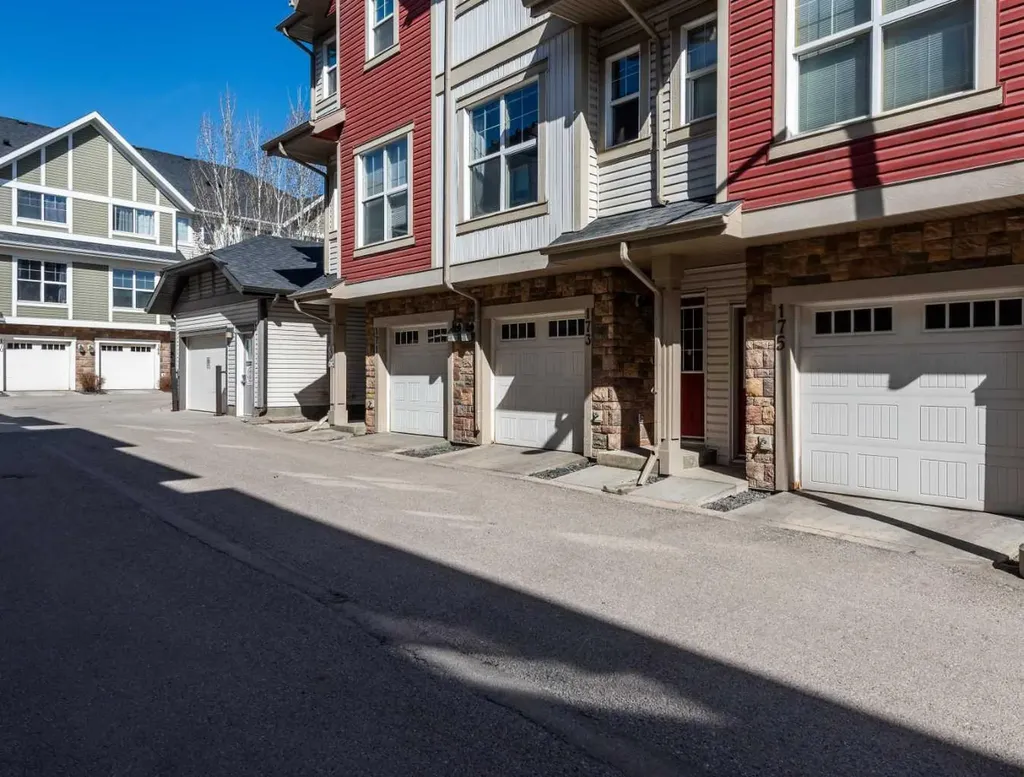 173 New Brighton Point SE Calgary AB T2Z 1B6