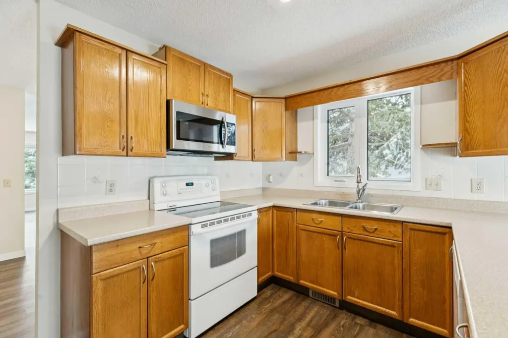 43 Macewan Park Heights NW Calgary AB T3K 3W6
