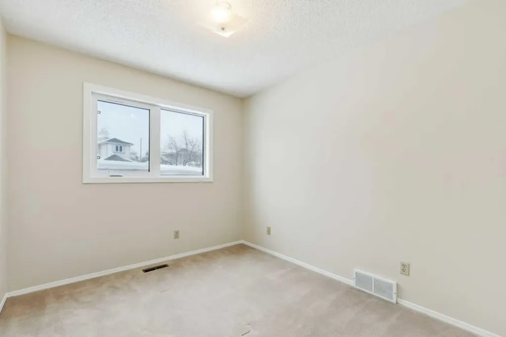 43 Macewan Park Heights NW Calgary AB T3K 3W6