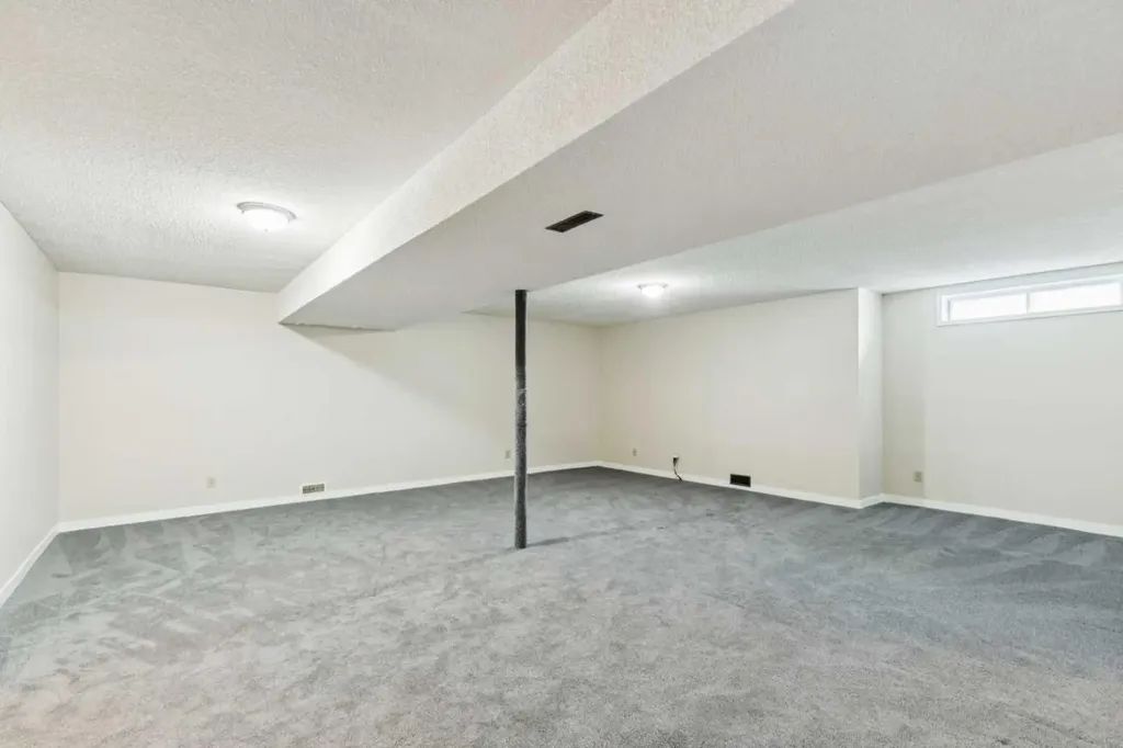 43 Macewan Park Heights NW Calgary AB T3K 3W6