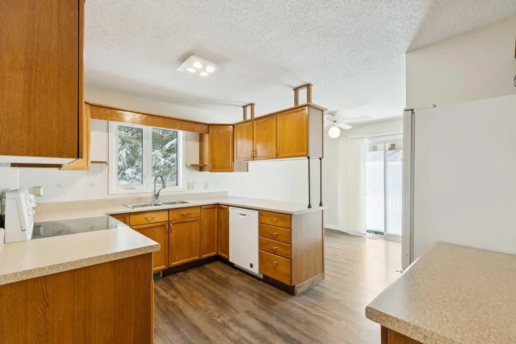 43 Macewan Park Heights NW Calgary AB T3K 3W6