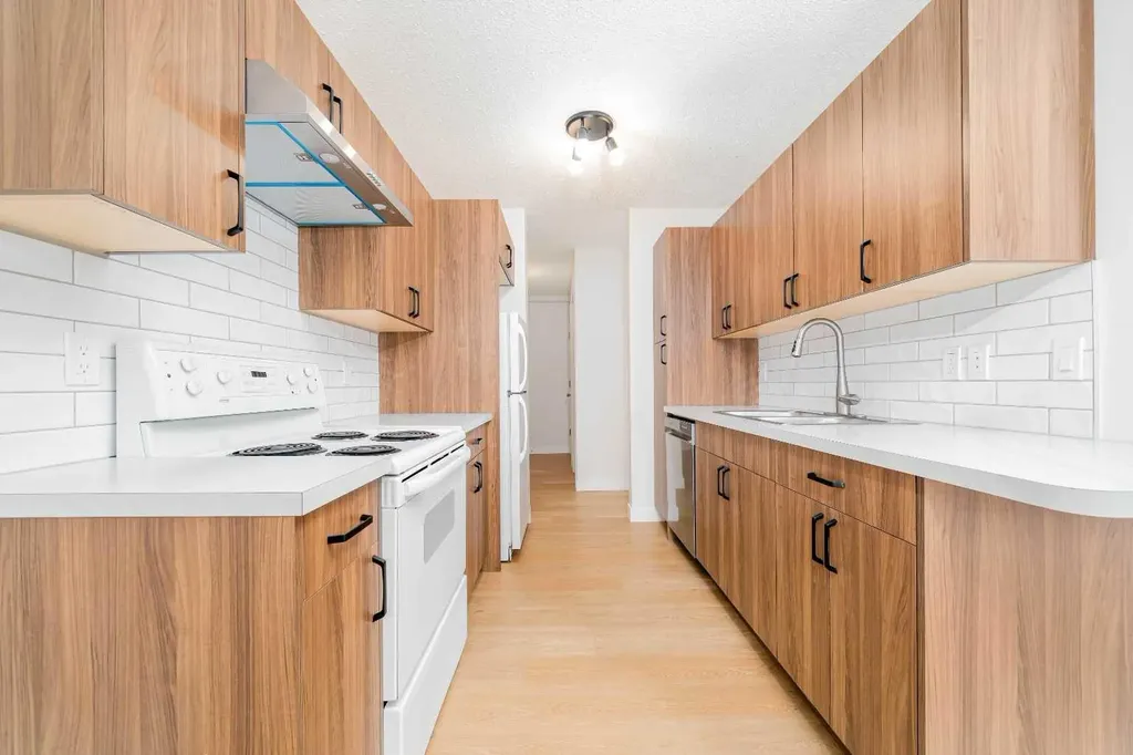 663 12 Street NW Medicine Hat AB T1A7M1
