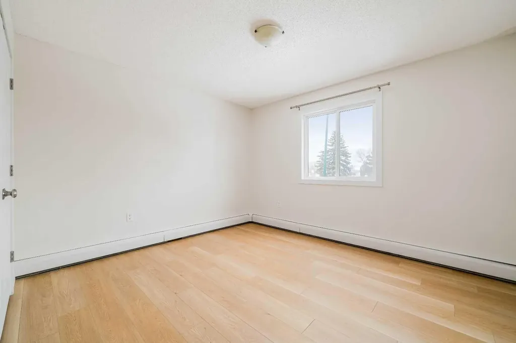 663 12 Street NW Medicine Hat AB T1A7M1