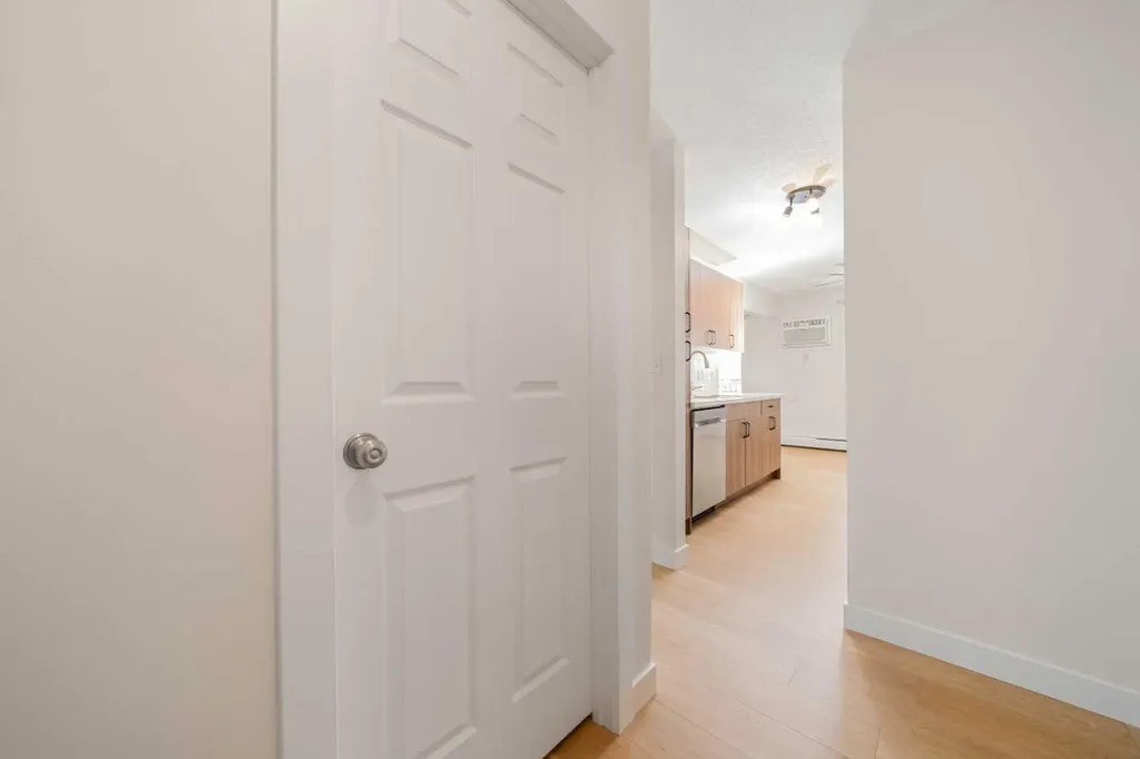 663 12 Street NW Medicine Hat AB T1A7M1