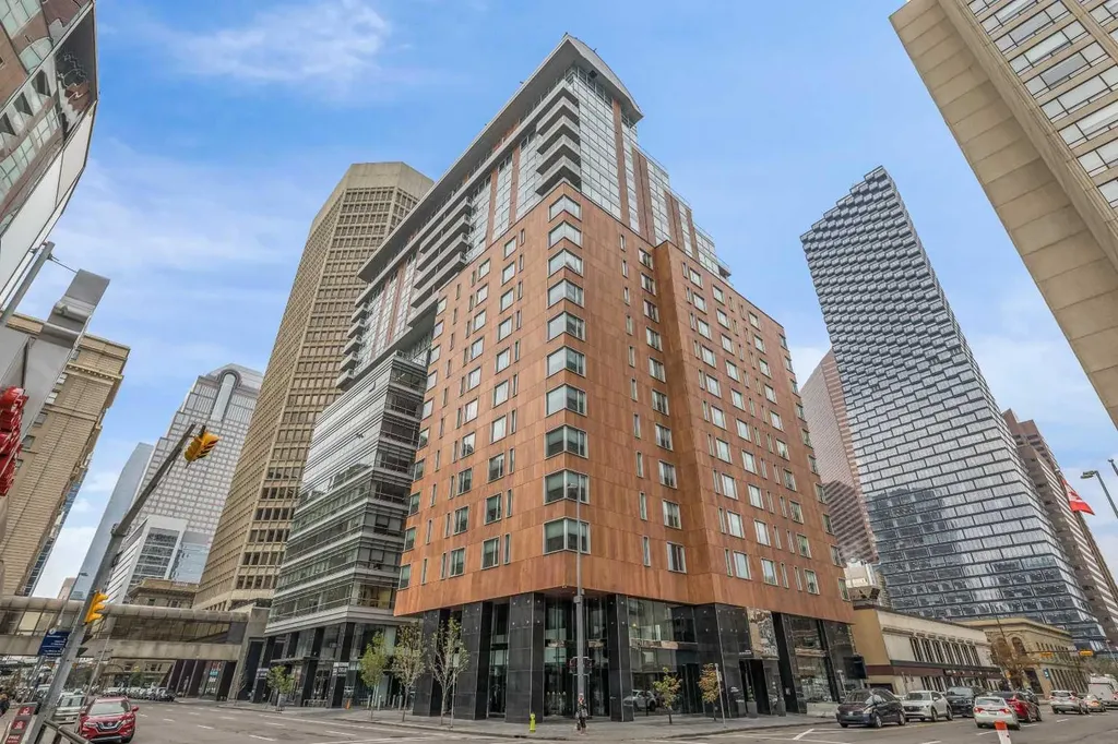 108 9 Avenue SW Calgary AB T2P 0S9
