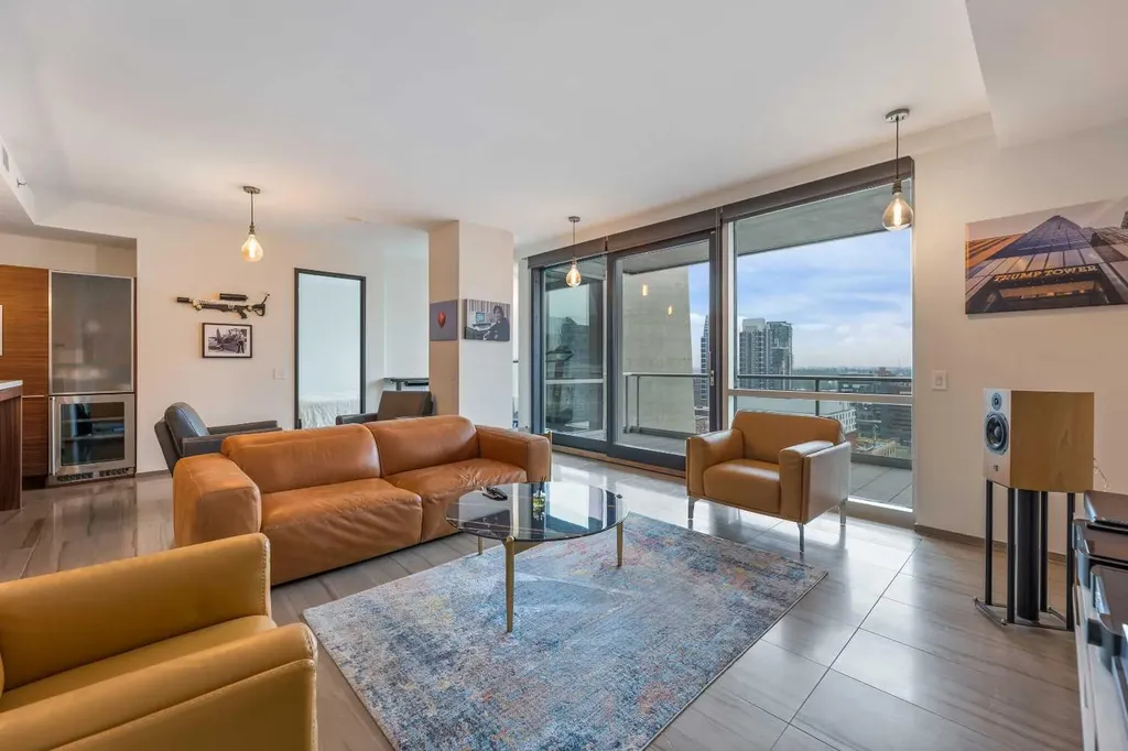 108 9 Avenue SW Calgary AB T2P 0S9