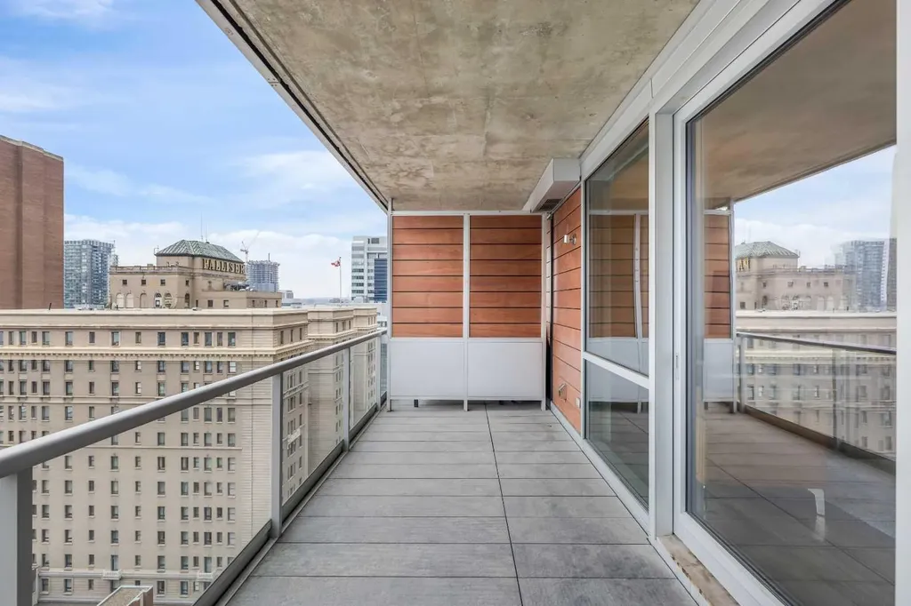 108 9 Avenue SW Calgary AB T2P 0S9