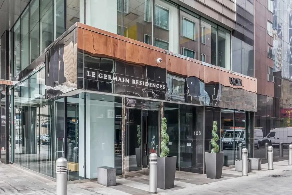 108 9 Avenue SW Calgary AB T2P 0S9