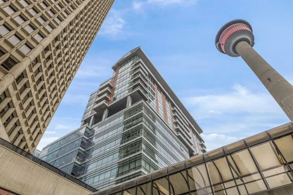 108 9 Avenue SW Calgary AB T2P 0S9