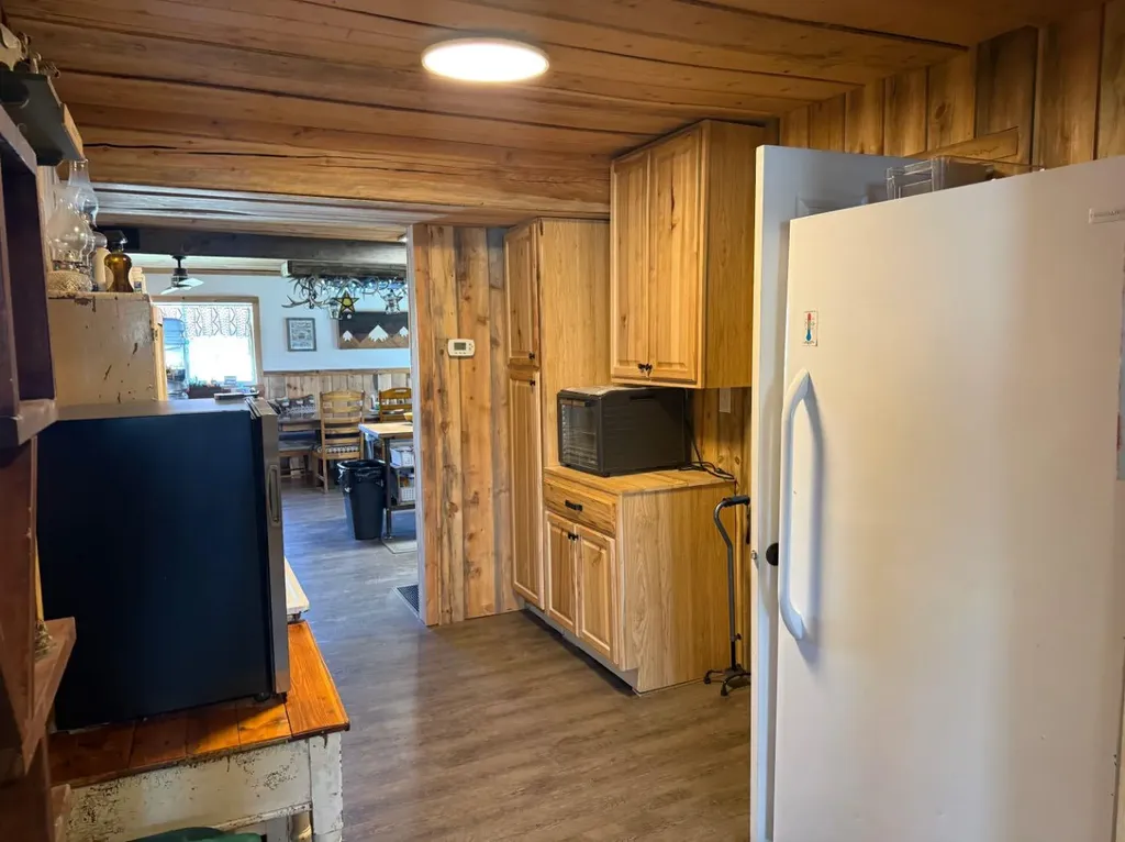 205 Hamilton Avenue Lundbreck AB T0K 1H0
