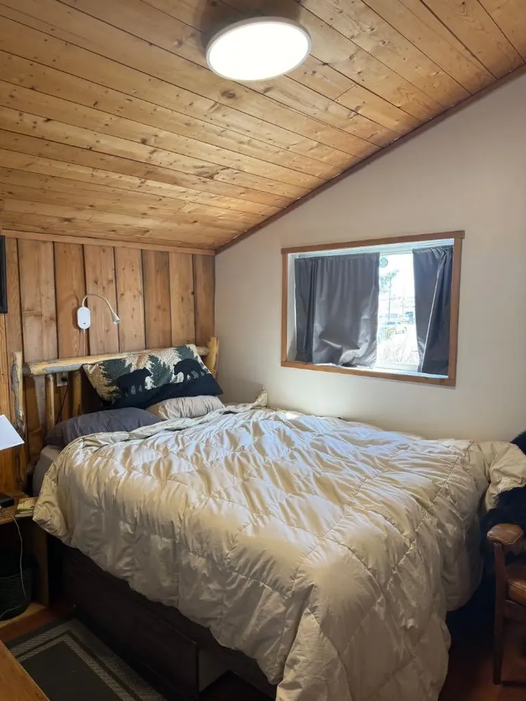 205 Hamilton Avenue Lundbreck AB T0K 1H0