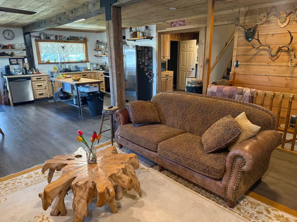205 Hamilton Avenue Lundbreck AB T0K 1H0