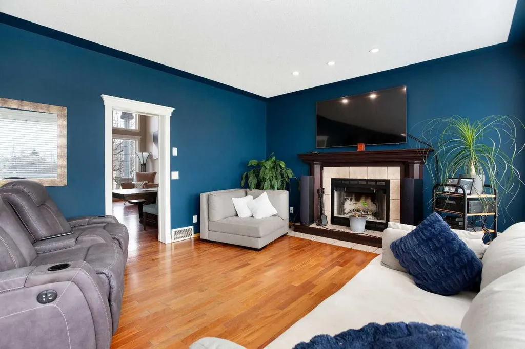161 Panorama Hills View NW Calgary AB T3K 5B7