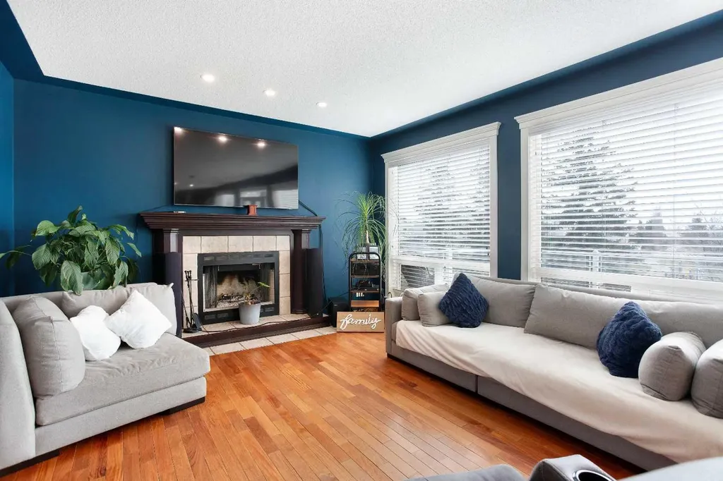 161 Panorama Hills View NW Calgary AB T3K 5B7