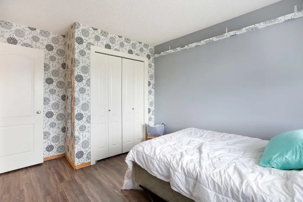 161 Panorama Hills View NW Calgary AB T3K 5B7