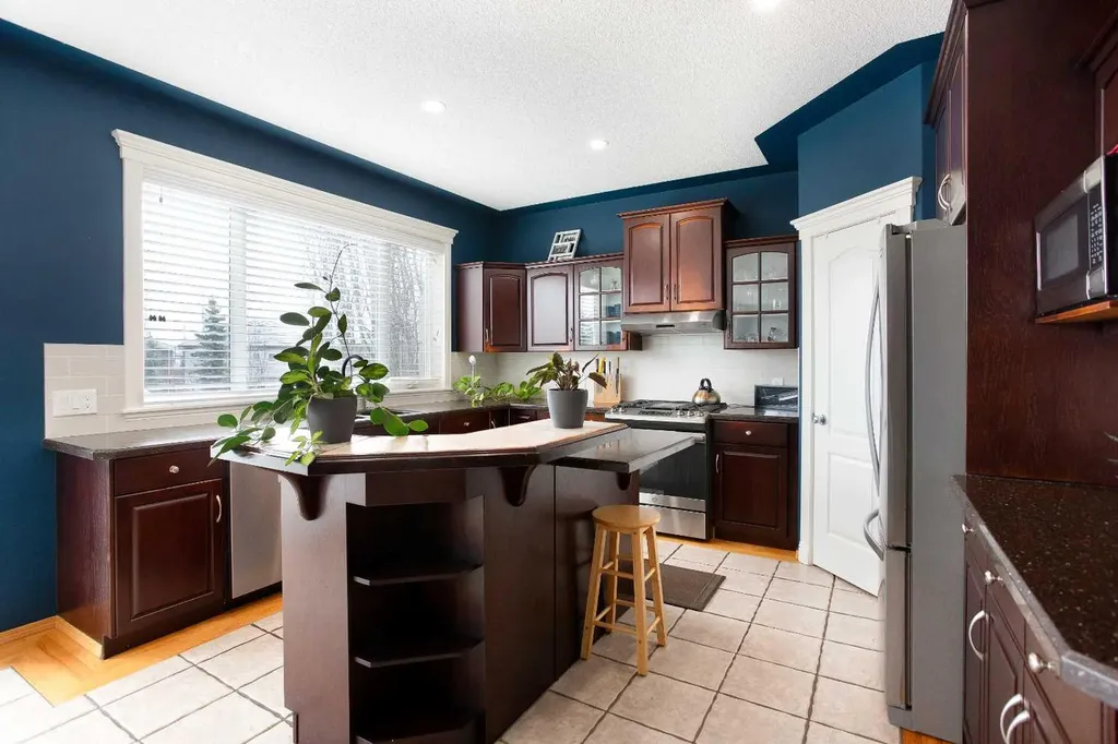 161 Panorama Hills View NW Calgary AB T3K 5B7