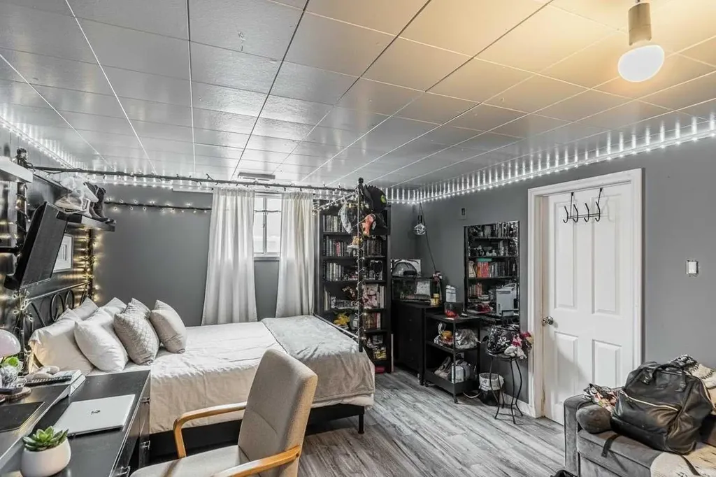 3423 1 Street NE Calgary AB T2E 3C6
