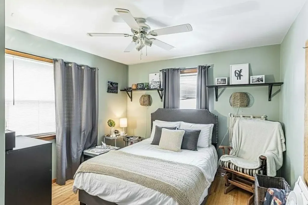 3423 1 Street NE Calgary AB T2E 3C6