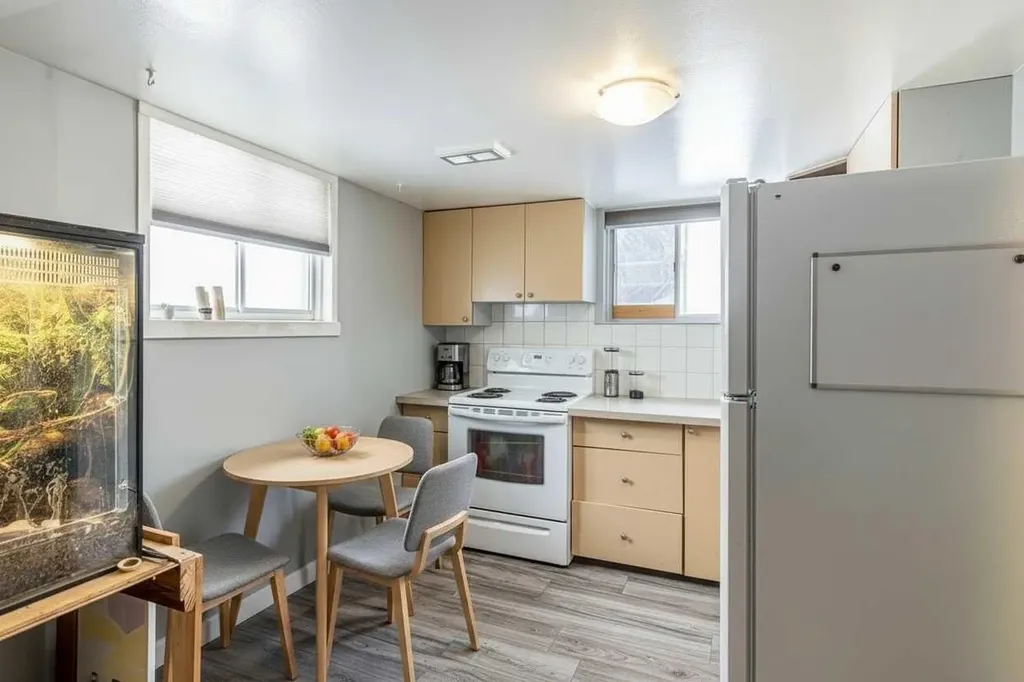 3423 1 Street NE Calgary AB T2E 3C6