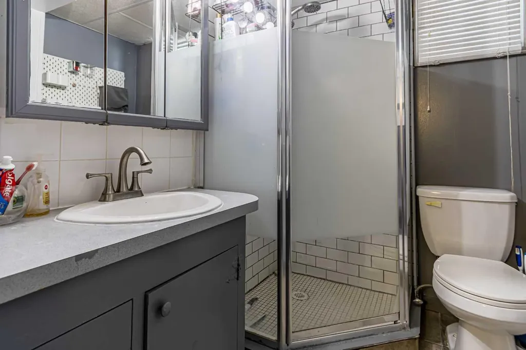 3423 1 Street NE Calgary AB T2E 3C6