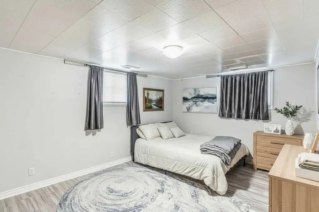 3423 1 Street NE Calgary AB T2E 3C6