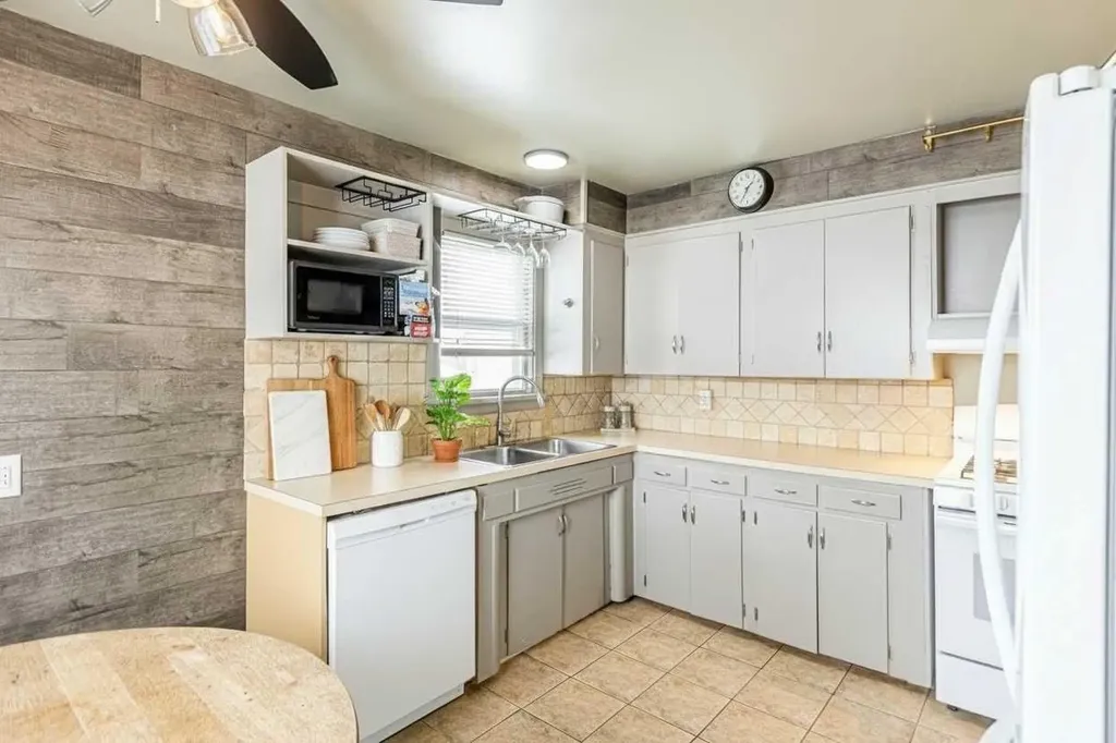 3423 1 Street NE Calgary AB T2E 3C6