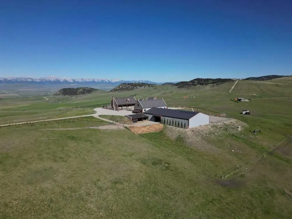 1029 Twp Road 8-4 Cowley AB T0K 0P0