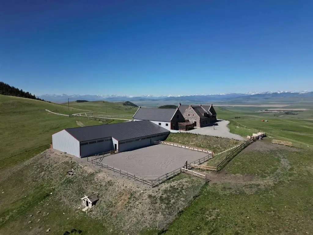 1029 Twp Road 8-4 Cowley AB T0K 0P0