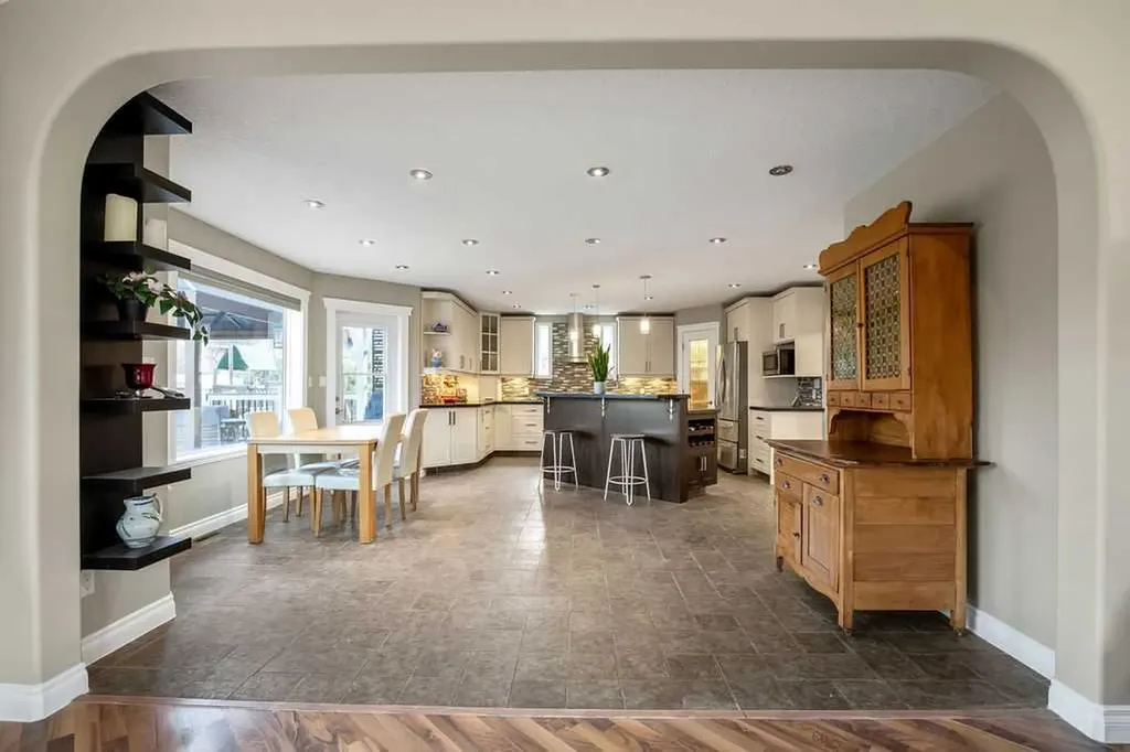 105 Lang Place Okotoks AB T1S 1W8