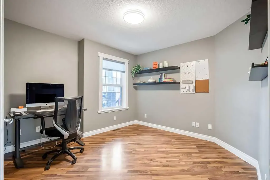 105 Lang Place Okotoks AB T1S 1W8