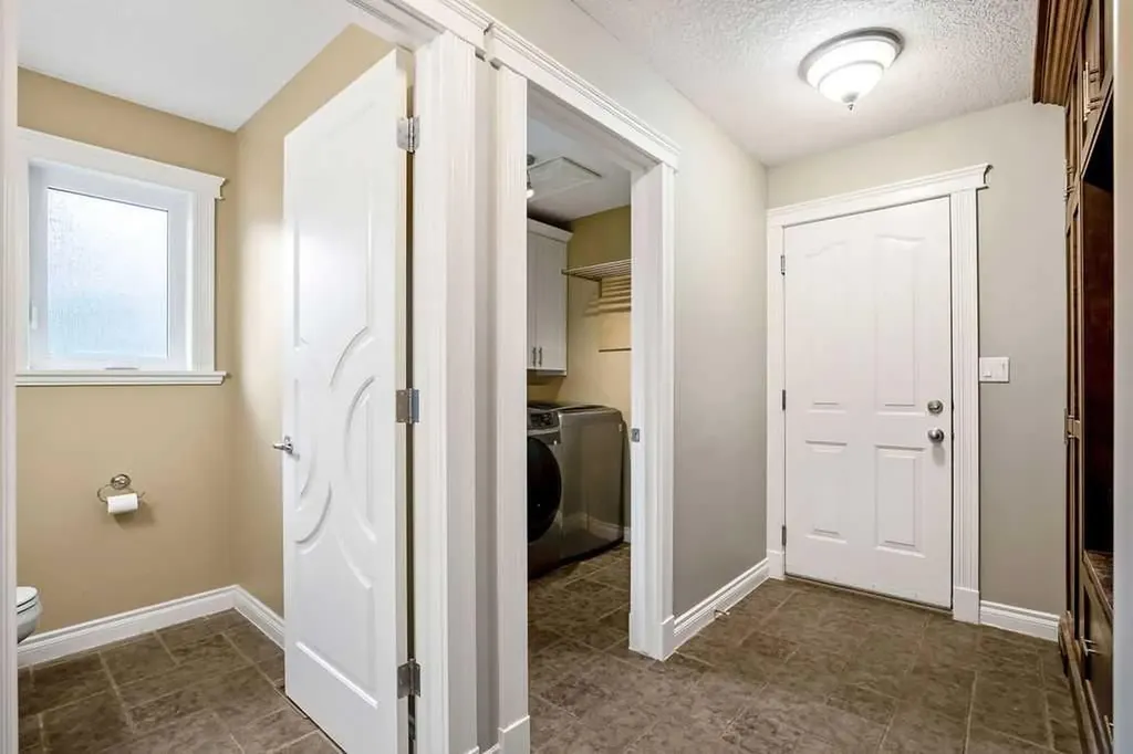 105 Lang Place Okotoks AB T1S 1W8