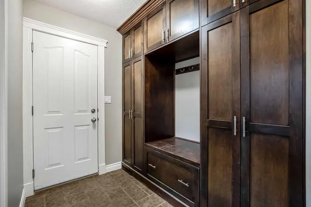 105 Lang Place Okotoks AB T1S 1W8