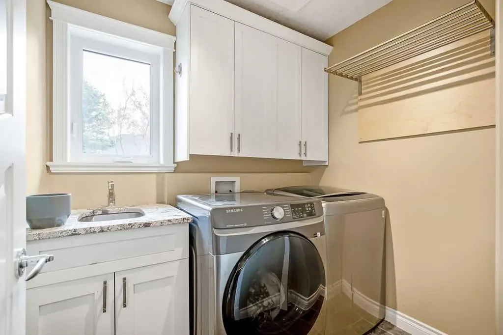 105 Lang Place Okotoks AB T1S 1W8