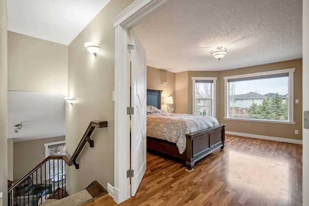 105 Lang Place Okotoks AB T1S 1W8