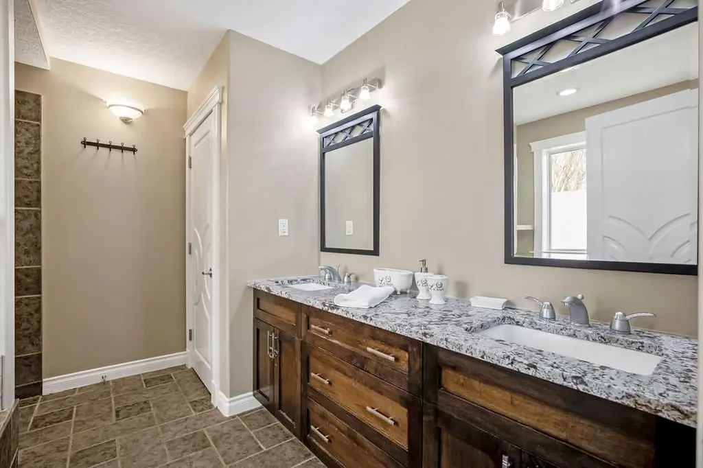 105 Lang Place Okotoks AB T1S 1W8