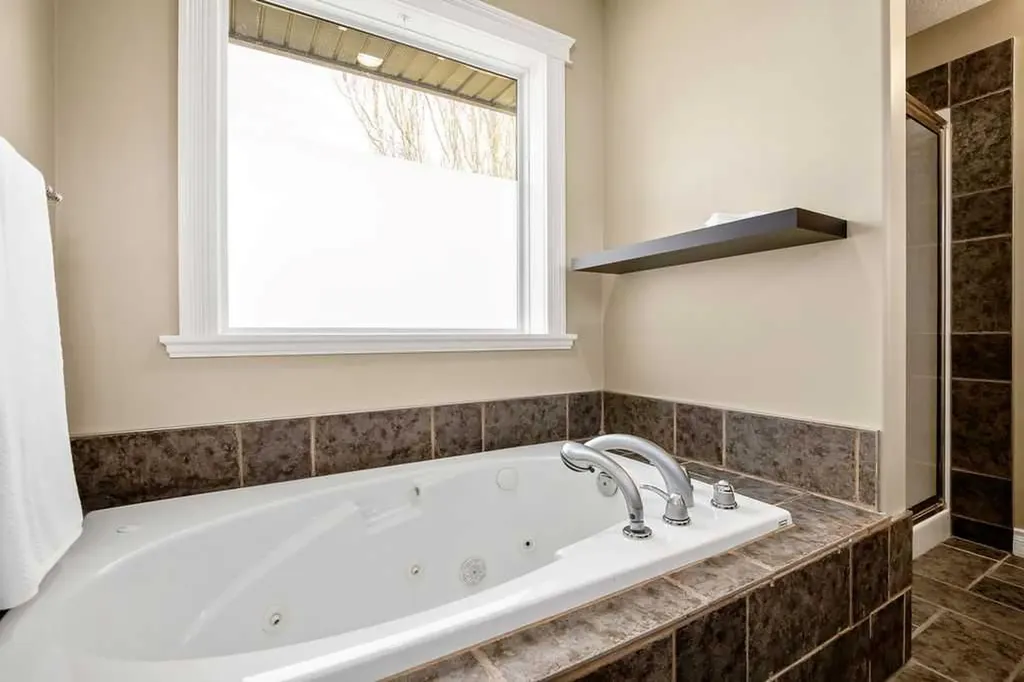 105 Lang Place Okotoks AB T1S 1W8