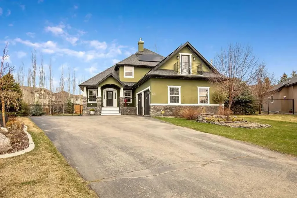105 Lang Place Okotoks AB T1S 1W8