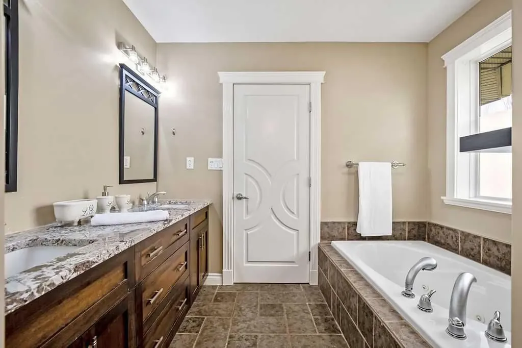105 Lang Place Okotoks AB T1S 1W8