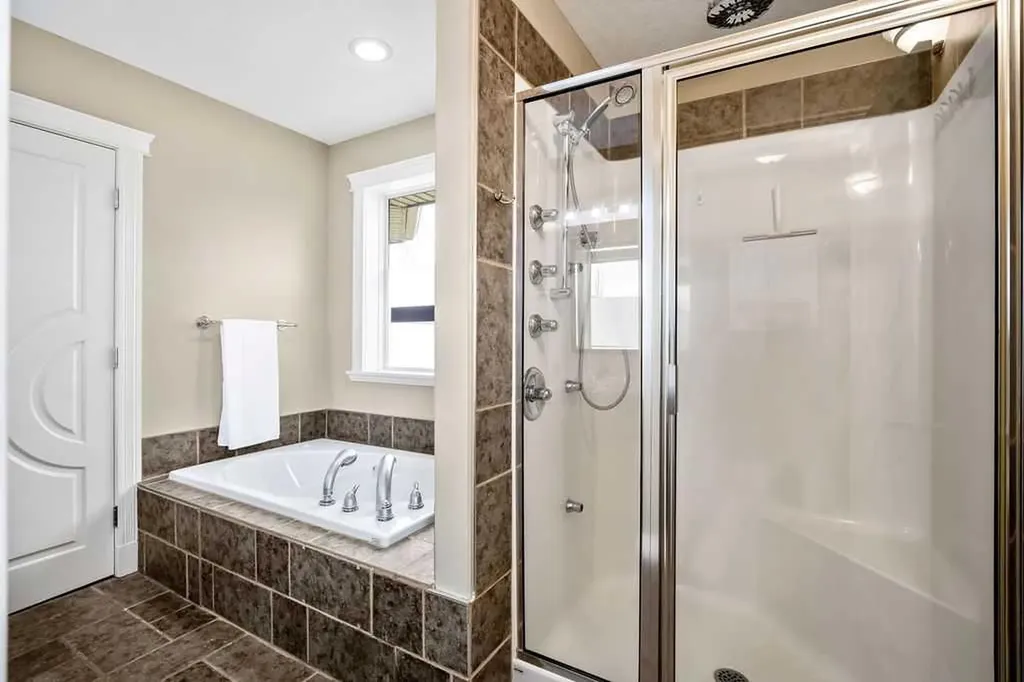 105 Lang Place Okotoks AB T1S 1W8