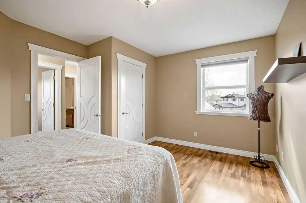 105 Lang Place Okotoks AB T1S 1W8