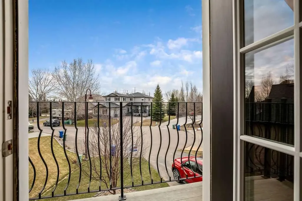 105 Lang Place Okotoks AB T1S 1W8