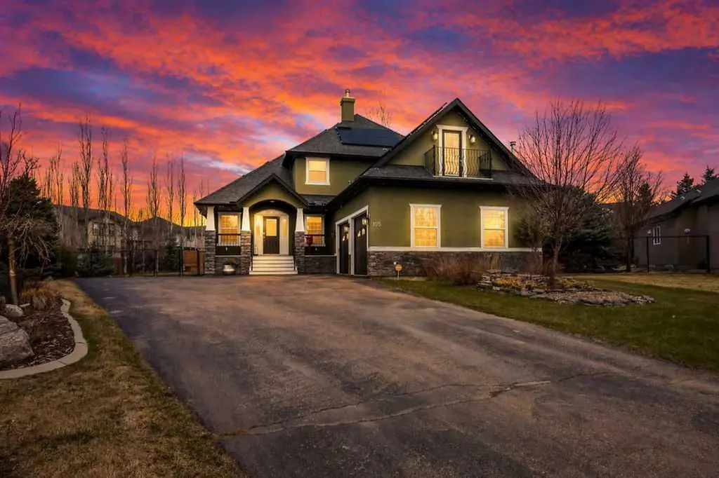 105 Lang Place Okotoks AB T1S 1W8
