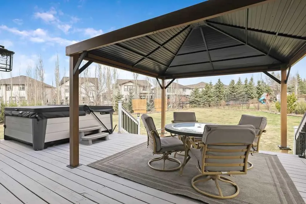 105 Lang Place Okotoks AB T1S 1W8