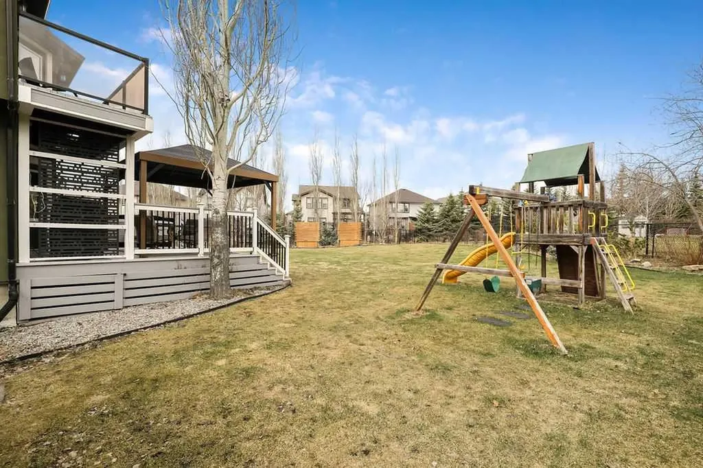 105 Lang Place Okotoks AB T1S 1W8