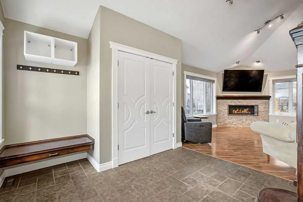 105 Lang Place Okotoks AB T1S 1W8