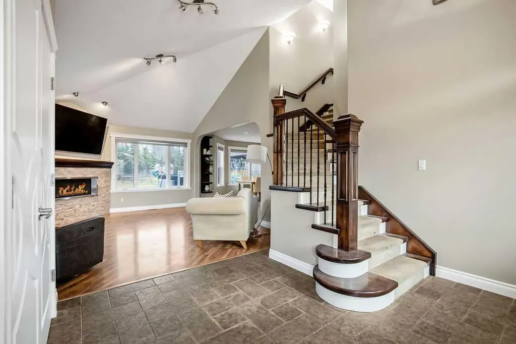 105 Lang Place Okotoks AB T1S 1W8